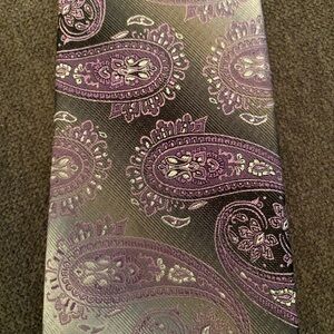 Men’s Purple Paisley Silk Tie
